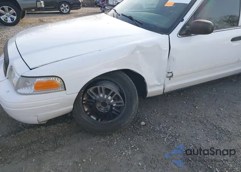 2010 Ford Crown Victoria Police/Police Interceptor z USA, uszkodzony, nr VIN 2FABP7BV5AX129186